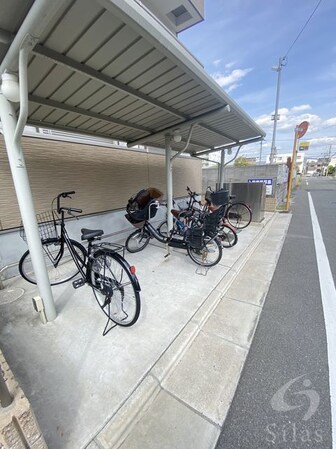 高井田駅 徒歩4分 1階の物件外観写真